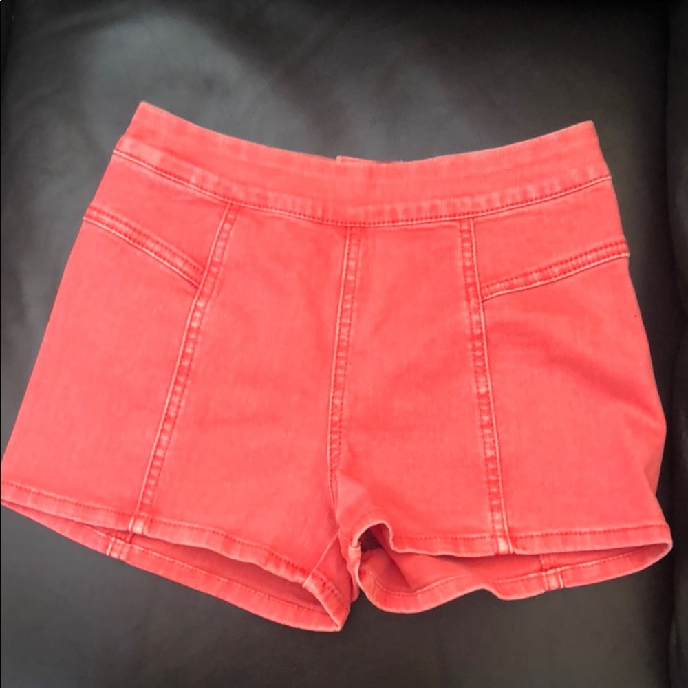 RED SHORTS